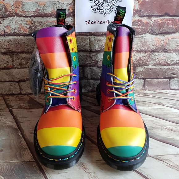 Dr. Martens 1460 AirWair "PRIDE" Boots 🆕️🔥🔥 - Picture 5 of 8